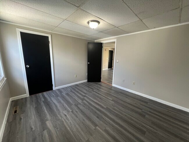 Building Photo - 77 Massasoit St