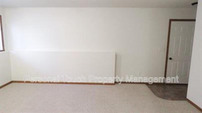 Building Photo - 2420 5th St W