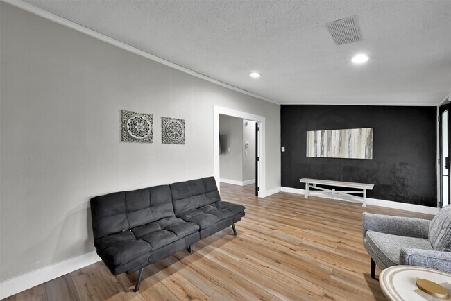 Building Photo - 22603 Tuwa Rd