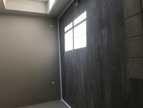 Building Photo - 18757 E Hawaii Dr