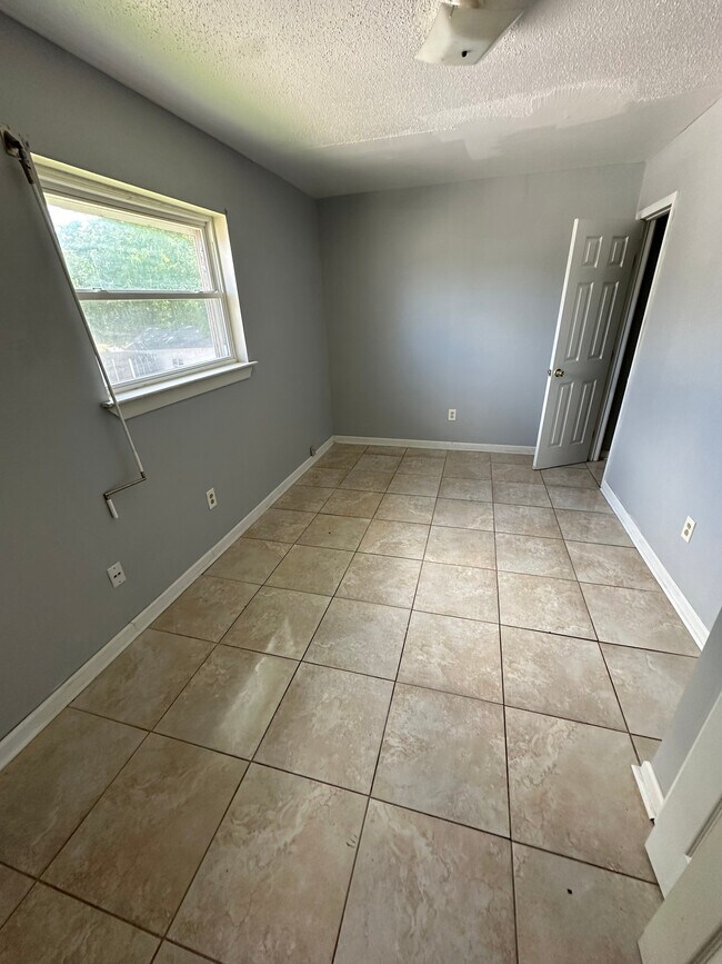 Building Photo - 9404 Cabildo Ln