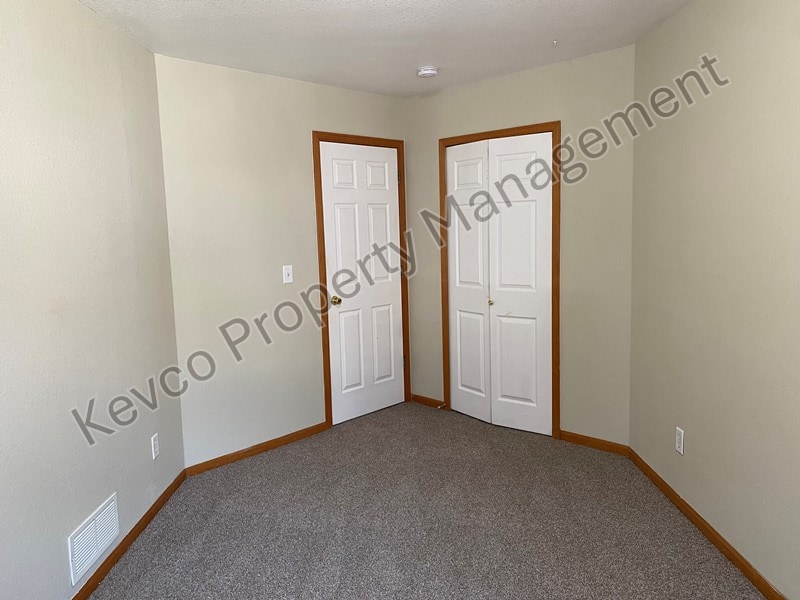 Building Photo - 1637 Westbridge Dr