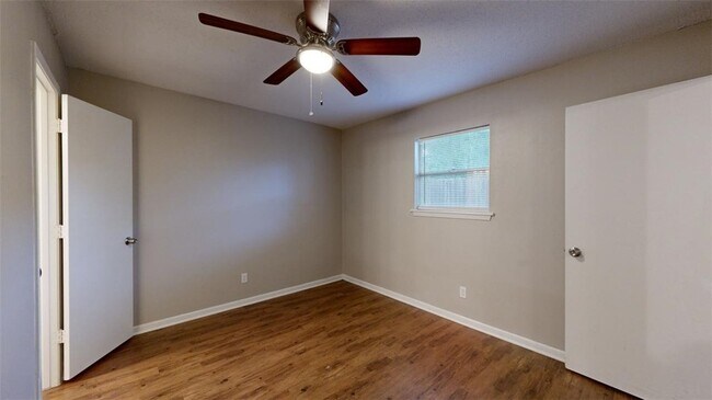 Building Photo - 500 Foch St