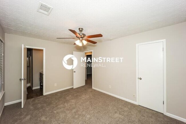 Building Photo - 3 Bedroom Pet-Friendly Home in Jonesboro, GA with Main Street Renewal