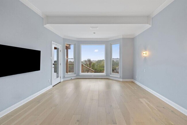 Building Photo - 2137 Rivina Dr