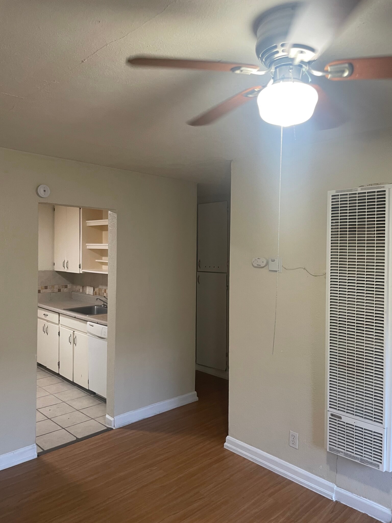 Building Photo - 1438 Clinton St