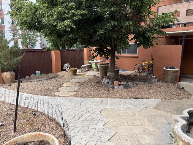 Building Photo - July Availability! Wonderful 1 Bed Condo i...