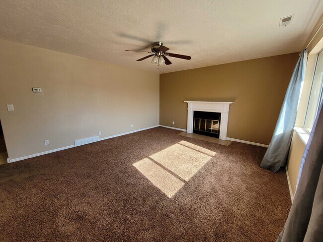 Building Photo - 115 W 1100 N