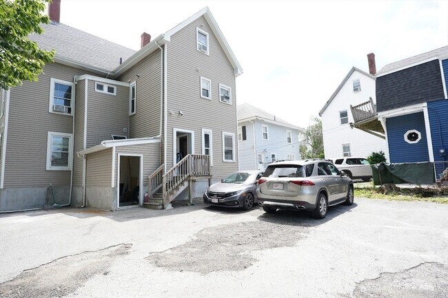 Primary Photo - 139 Timson St