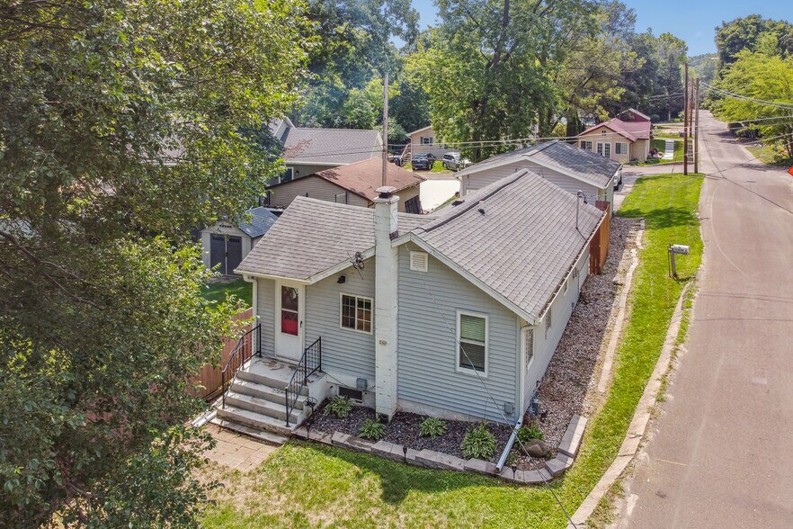 Building Photo - 240 Koshkonong Dr