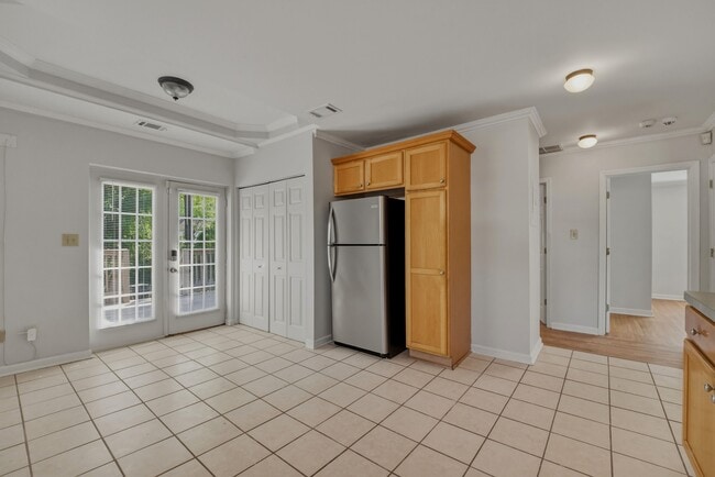 Building Photo - 506 Mellview Ave SW