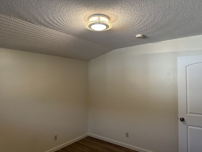 Building Photo - 663 Cordelia Dr