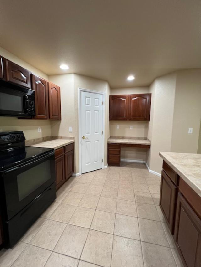 Building Photo - 1703 Whitehall Dr