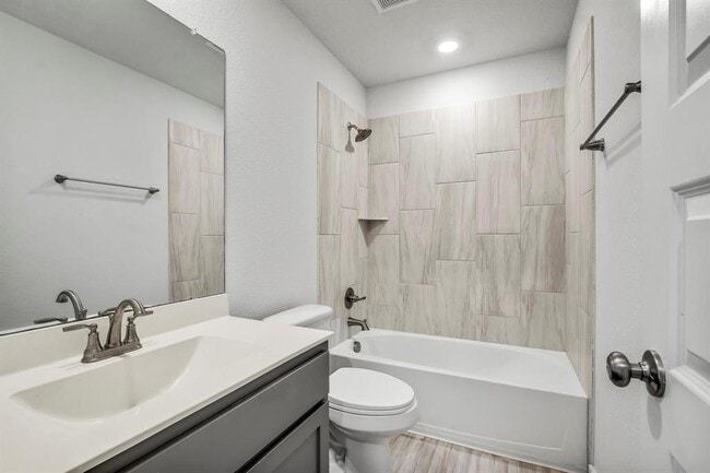 Building Photo - 223 Garner Dr