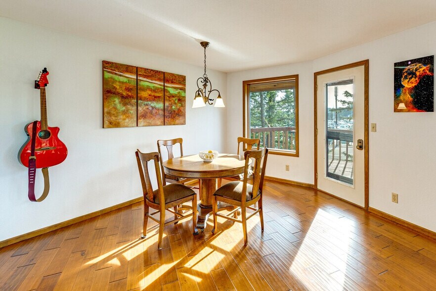 Building Photo - 902 Paiute Pl