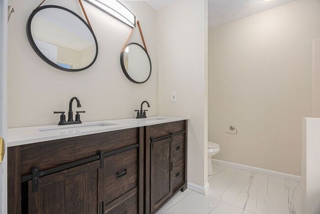 Building Photo - Fully Renovated 3BR/3BA Home with Bonus Room in Lawrenceville!