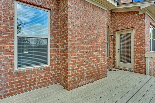 Building Photo - 568 Garden View Ct