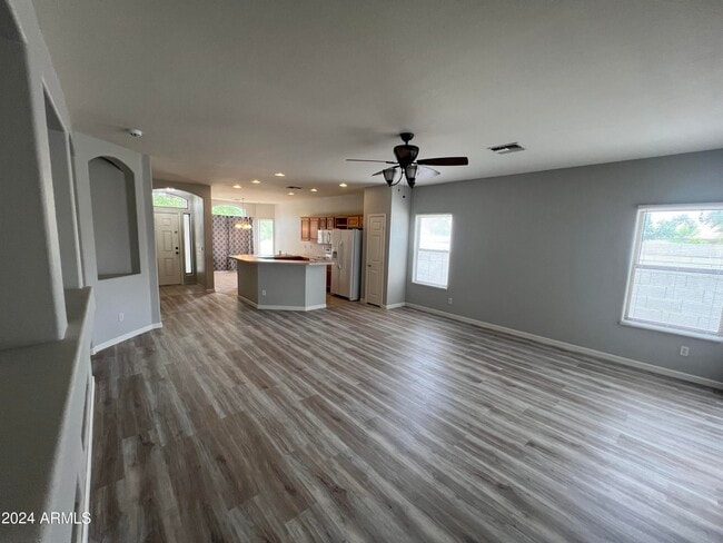 Building Photo - 4233 N 125th Ave