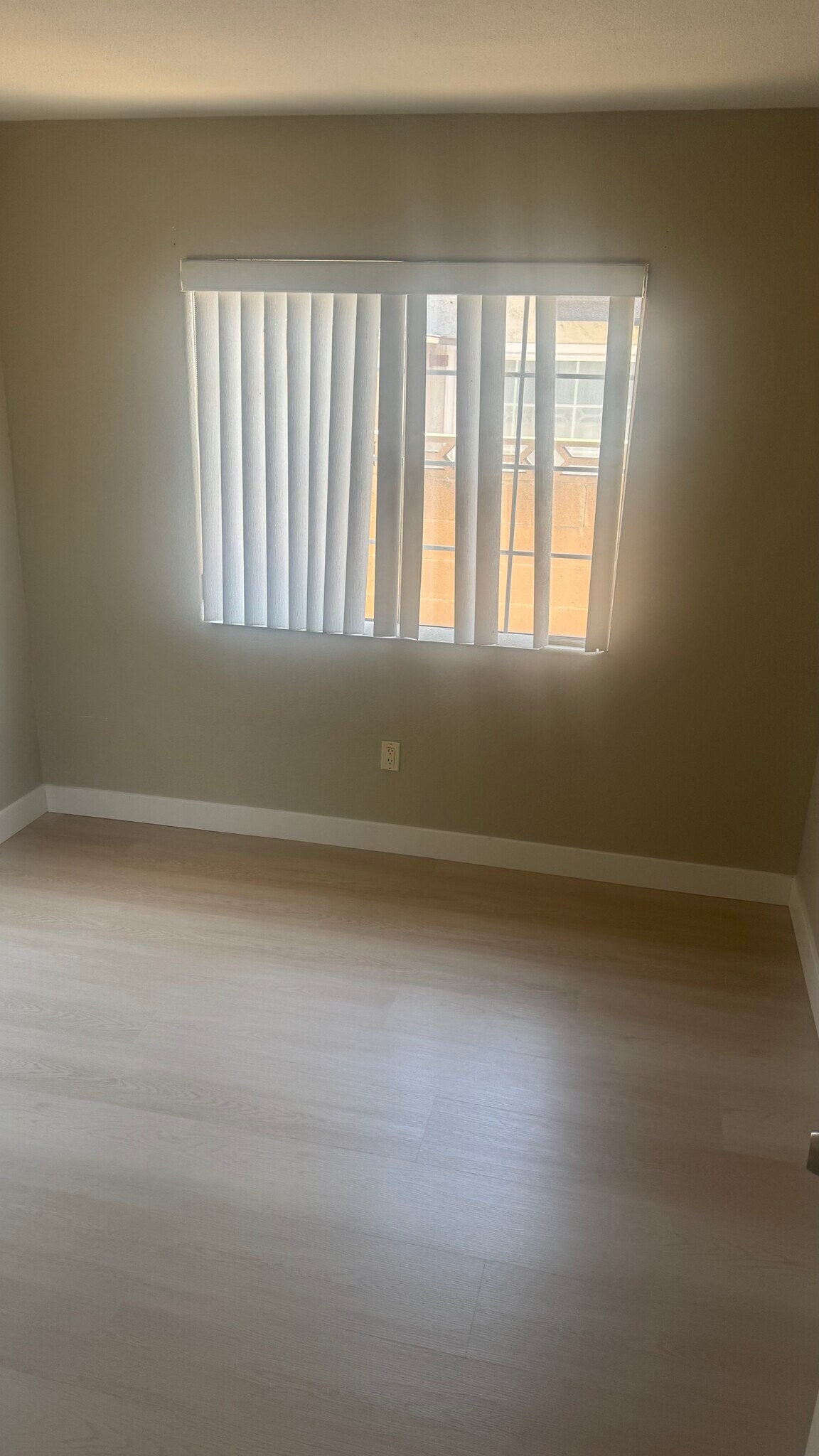 Building Photo - 2620 S Balboa Ave