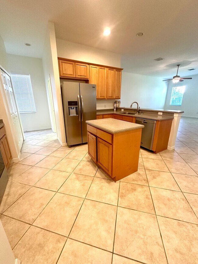 Building Photo - 4/2 Windermere Home Located in Providence