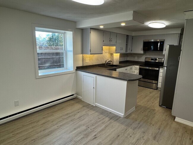 Building Photo - Barrington Brick House