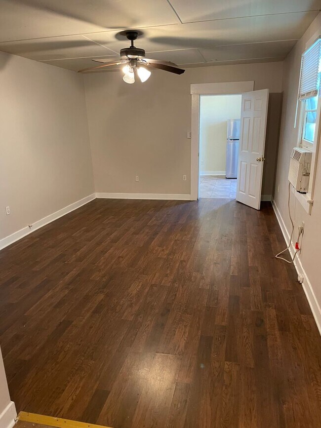 Building Photo - 2BD/1BA in Bayou St John