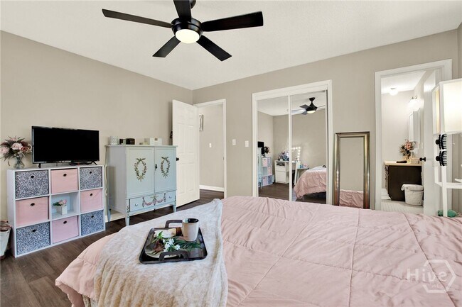 Building Photo - 299 Kennington Dr