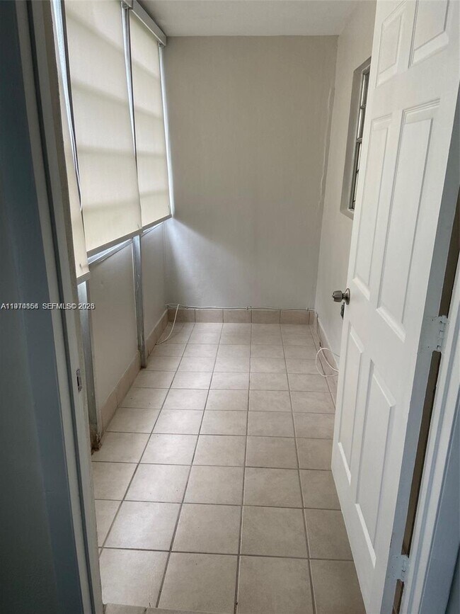 Building Photo - 2820 NE 201st Terrace