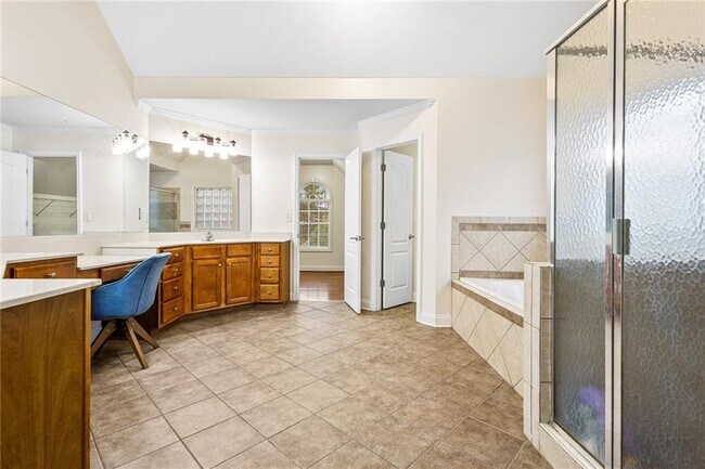 Building Photo - 2624 Crest Valley Dr