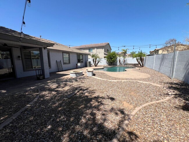 Building Photo - Gorgeous, upgraded home with a sparkling p...