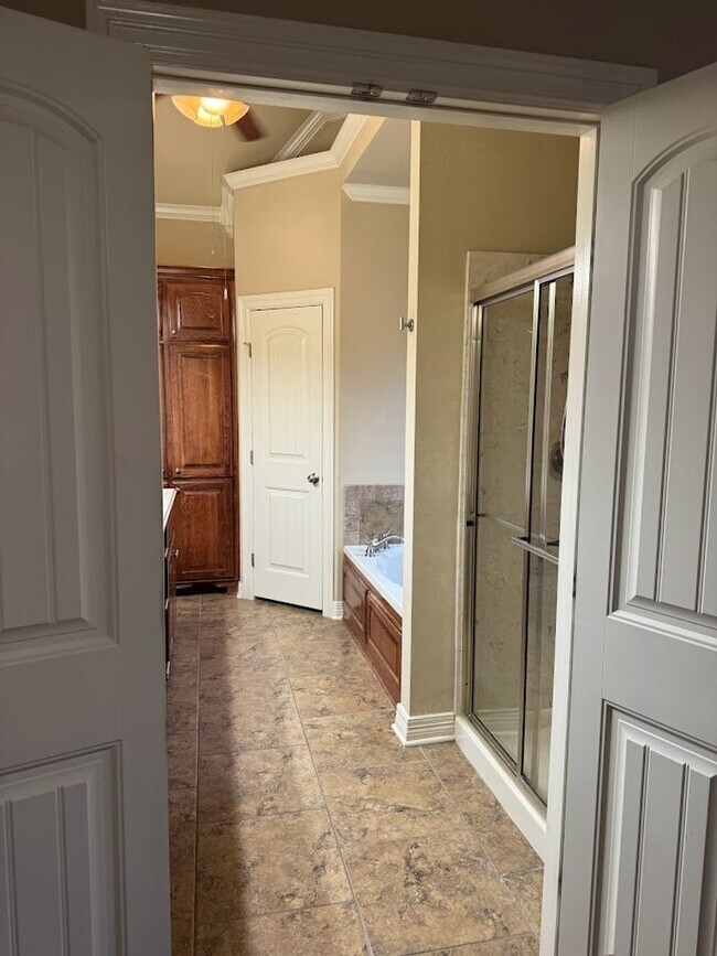 Building Photo - 508 Brompton Ln