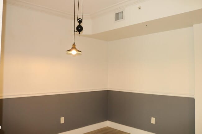 Building Photo - 600 S Dixie Hwy