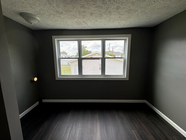 Building Photo - Rent to Own in Crestline Available Now