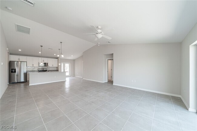 Building Photo - 2122 NW 9th Ave