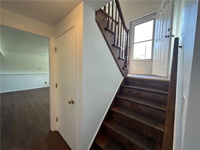 Building Photo - 11 Pocono Rd