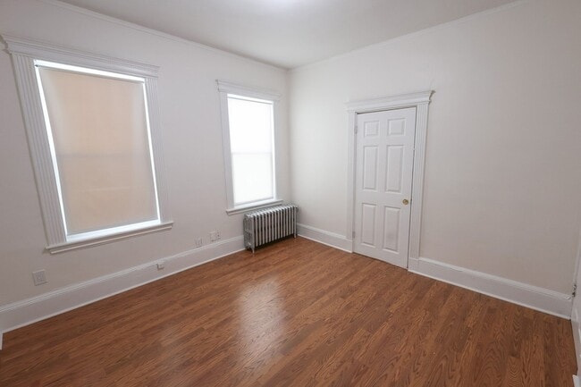 Building Photo - 421 Seaver St