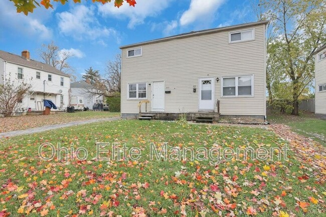 Building Photo - 898 Racine Ave