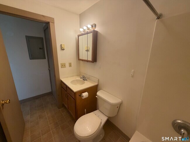 Building Photo - 277 N Main St