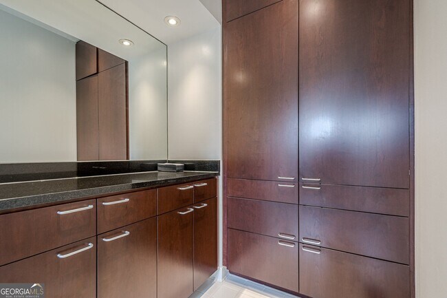 Building Photo - 2269 Briarwood Hills Dr NE