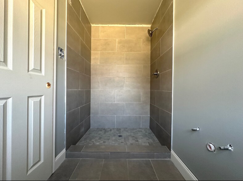 Building Photo - 2718 Winchester Rd NW