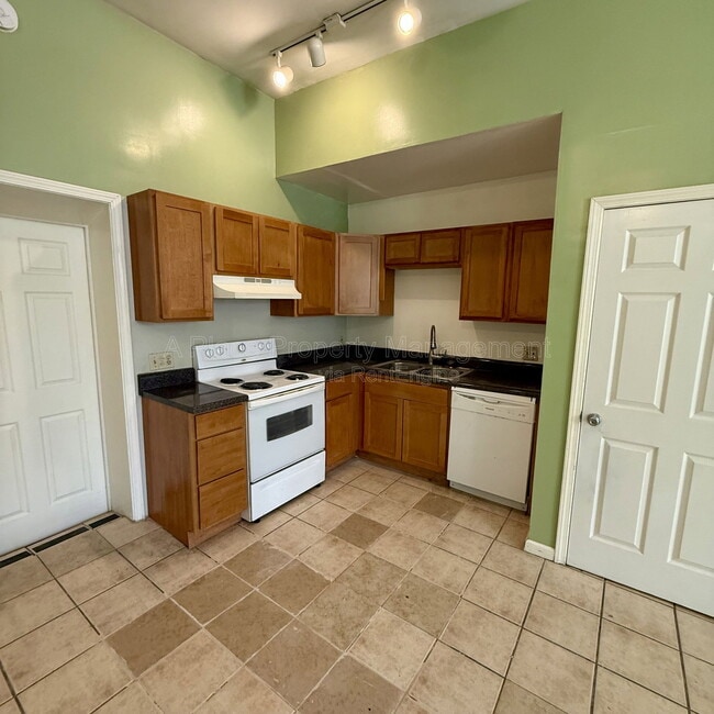 Building Photo - 3115 Magnolia Ave