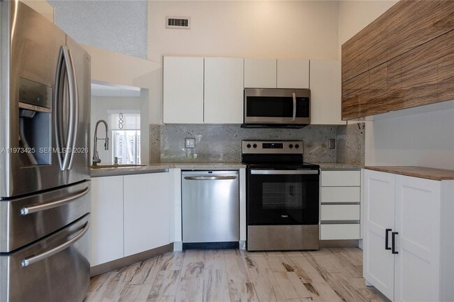 Building Photo - 10121 NW 51st Ln