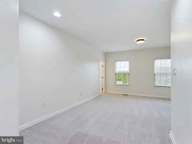 Building Photo - 6479 Jack Linton Dr S