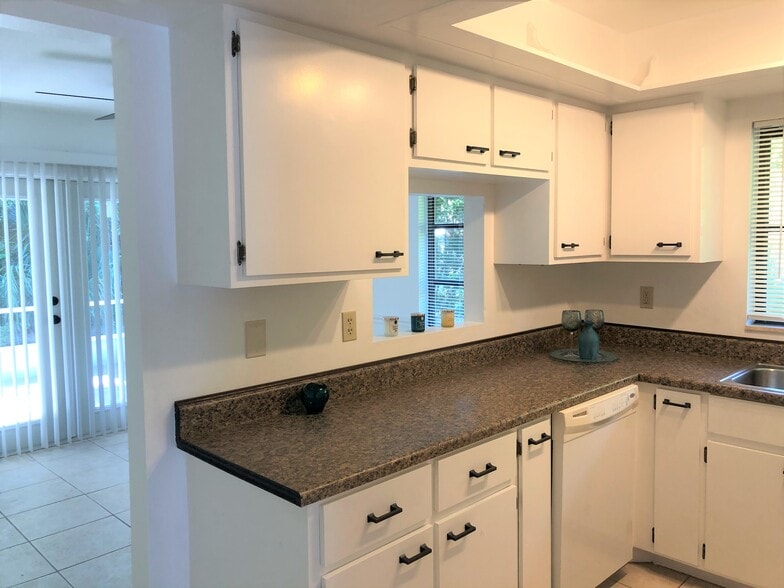 Building Photo - 2387 Datura St