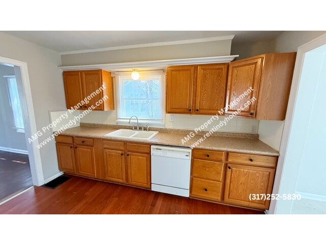 Building Photo - EAST//CENTER TOWNSHIP, Great renovated home!!