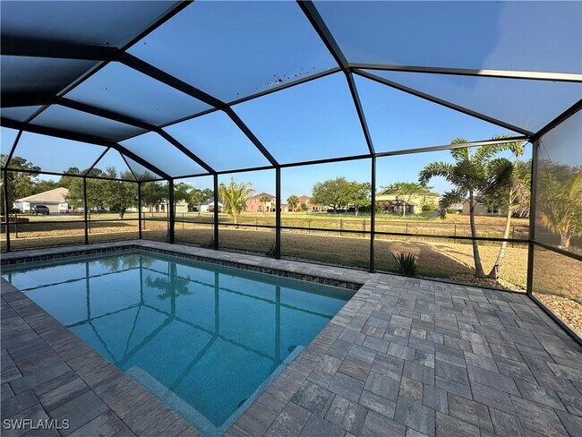 Building Photo - 8100 Allamanda Ct
