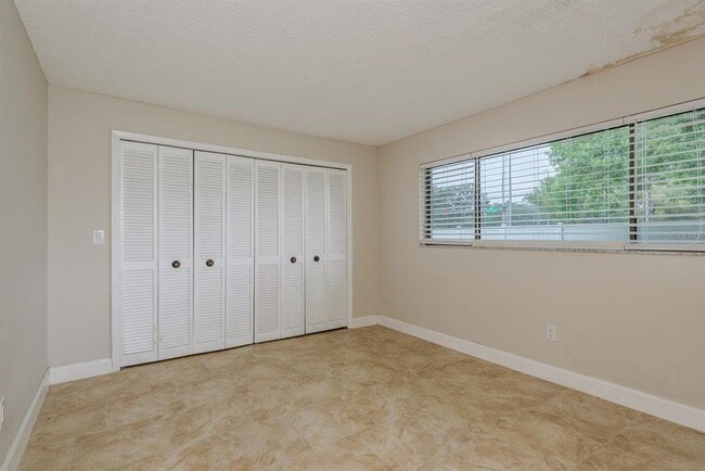 Building Photo - 1690 Curlew Rd