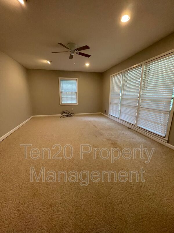 Building Photo - 4204 Wilbur Dr