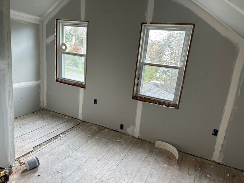 Building Photo - 952 South St