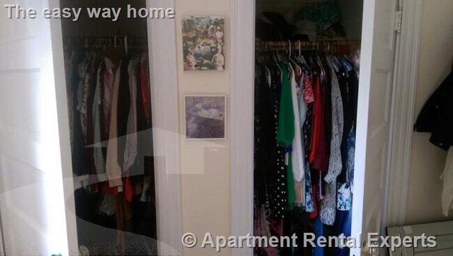 Building Photo - 14 Centre St